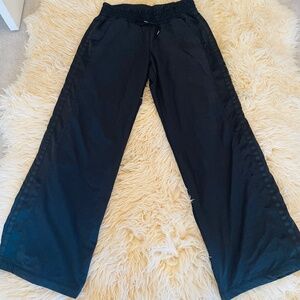 Lululemon Black lined dog walking pants size 6